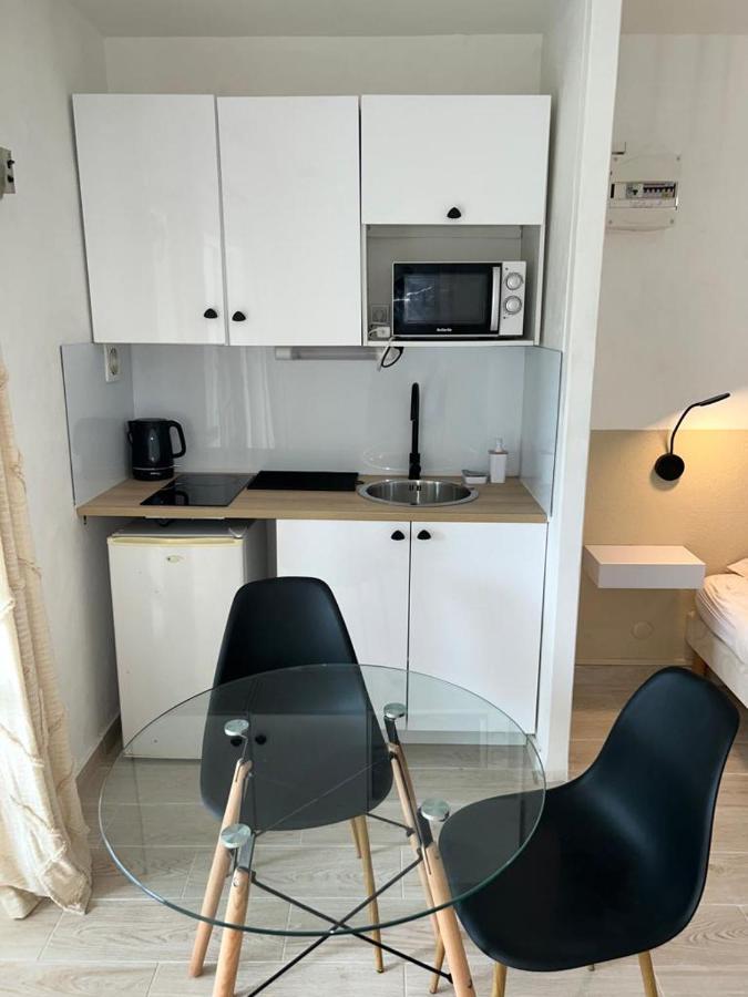 Superbe Studio Avec Piscine, Au Coeur De La Marina! Village Soleil ! Proche Aeroport & Ferry Le Gosier  Bagian luar foto