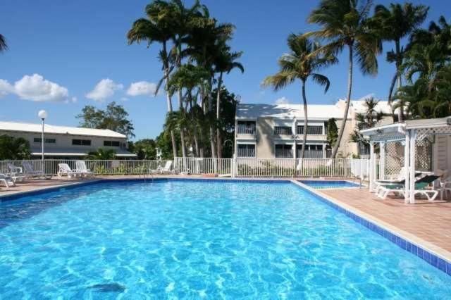 Superbe Studio Avec Piscine, Au Coeur De La Marina! Village Soleil ! Proche Aeroport & Ferry Le Gosier  Bagian luar foto