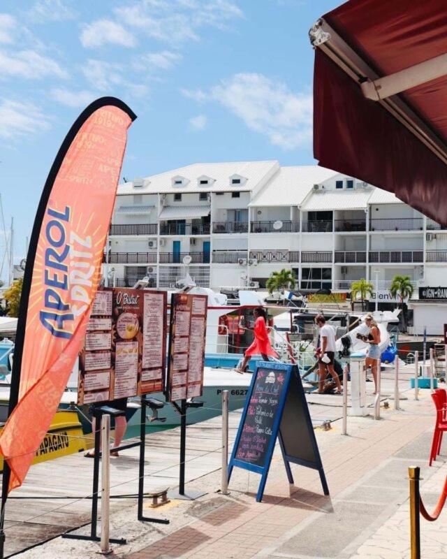 Superbe Studio Avec Piscine, Au Coeur De La Marina! Village Soleil ! Proche Aeroport & Ferry Le Gosier  Bagian luar foto