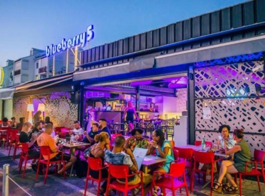 Superbe Studio Avec Piscine, Au Coeur De La Marina! Village Soleil ! Proche Aeroport & Ferry Le Gosier  Bagian luar foto