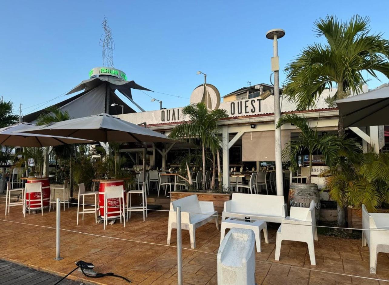 Superbe Studio Avec Piscine, Au Coeur De La Marina! Village Soleil ! Proche Aeroport & Ferry Le Gosier  Bagian luar foto